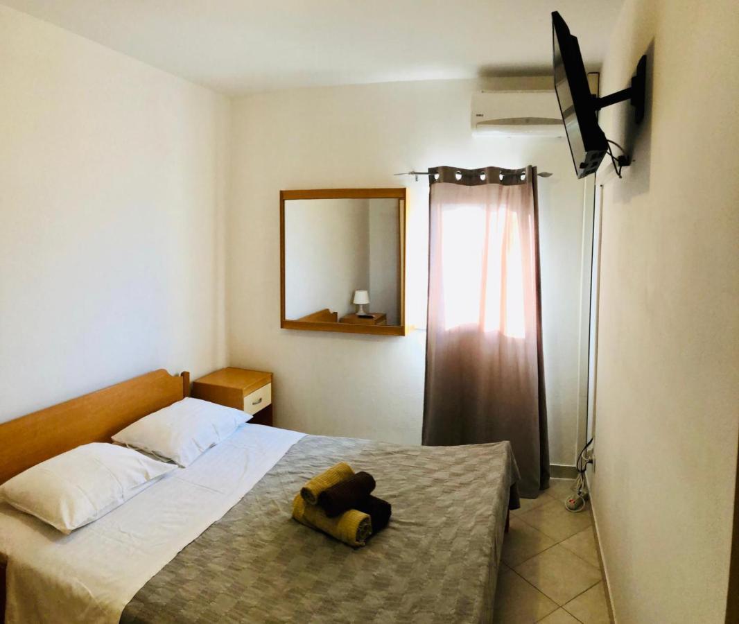 Apartments Mare Kneza エクステリア 写真